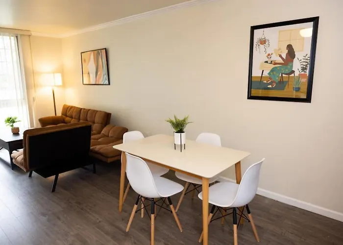 Stylish Cozy 1 Bedroom Apartment In Ferndale Mi